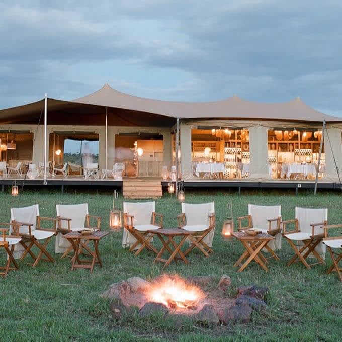 Stay at the upscale mobile camp Roving Bushtops in the Serengeti